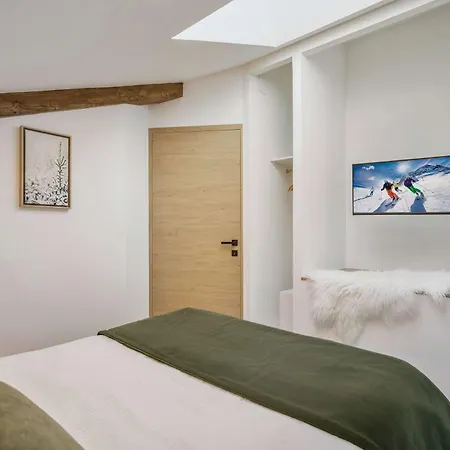 Exclusive Penthouse - Sauna, Ski-in Ski-out, Panoramic Views, Balcony