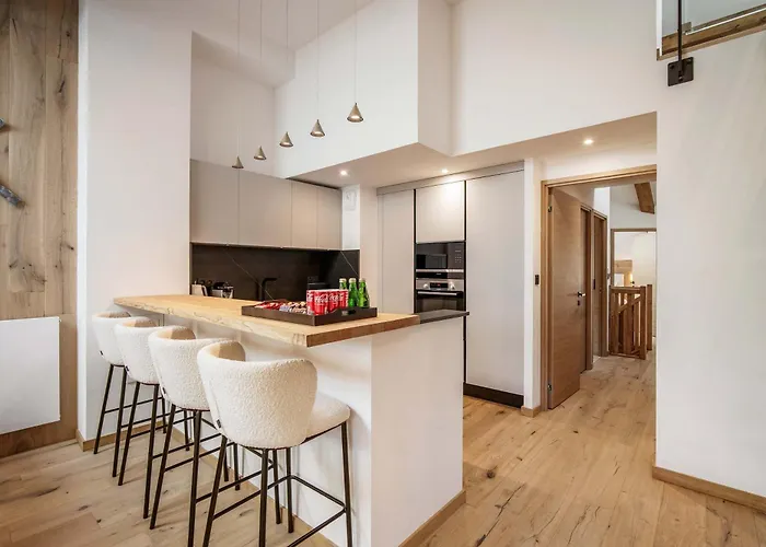 Exclusive Penthouse - Sauna, Ski-in Ski-out, Panoramic Views, Balcony * Courchevel