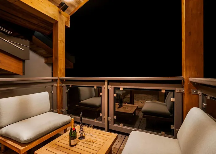 Exclusive Penthouse - Sauna, Ski-in Ski-out, Panoramic Views, Balcony