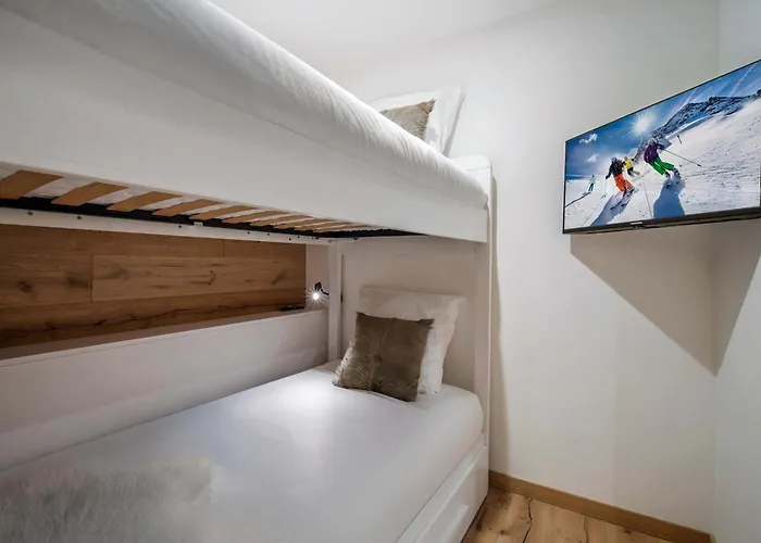 Exclusive Penthouse - Sauna, Ski-in Ski-out, Panoramic Views, Balcony Courchevel