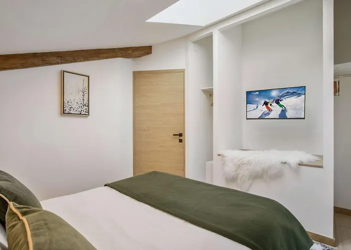 Exclusive Penthouse - Sauna, Ski-in Ski-out, Panoramic Views, Balcony